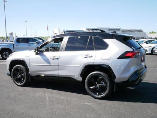 2021 Toyota RAV4 Hybrid SE