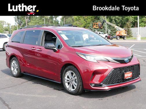 2022 Toyota Sienna XSE 7 Passenger