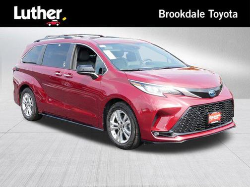 2022 Toyota Sienna XSE 7 Passenger