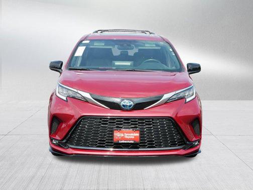 2022 Toyota Sienna XSE 7 Passenger