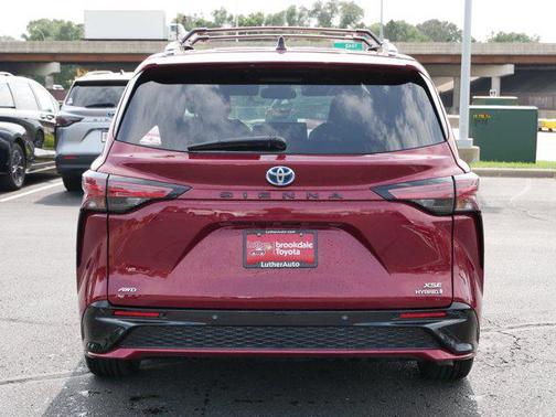 2022 Toyota Sienna XSE 7 Passenger