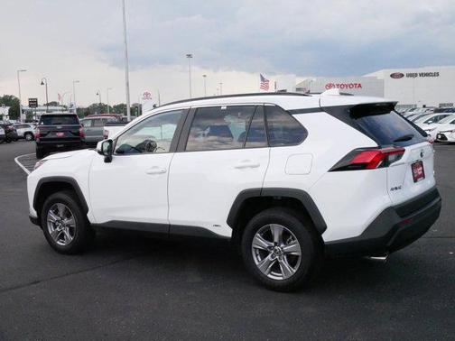 2024 Toyota RAV4 Hybrid SE