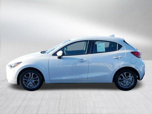 2020 Toyota Yaris Sedan LE