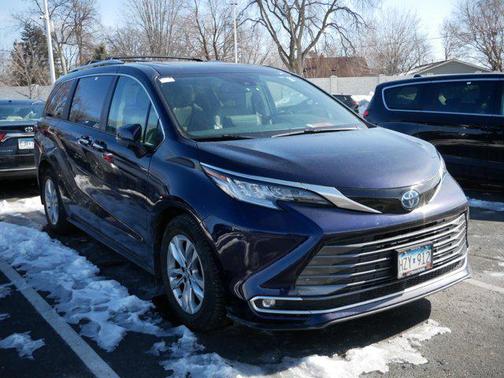2022 Toyota Sienna Limited
