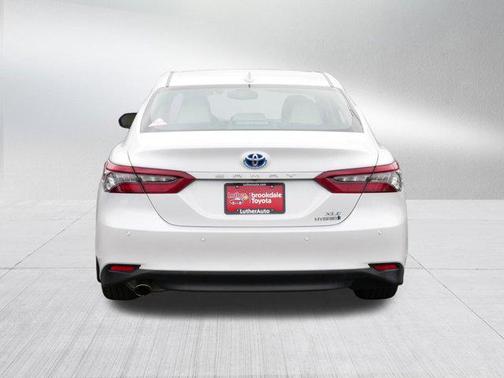 2023 Toyota Camry Hybrid XLE