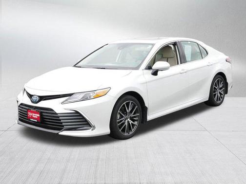 2023 Toyota Camry Hybrid XLE