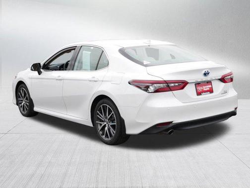 2023 Toyota Camry Hybrid XLE