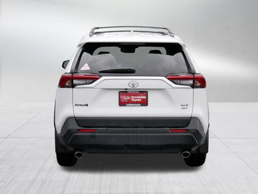 Ice Cap 2025 Toyota RAV4 XLE