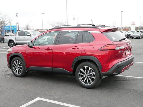 2025 Toyota Corolla Cross XLE