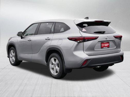 Celestial Silver Metallic 2024 Toyota Highlander LE