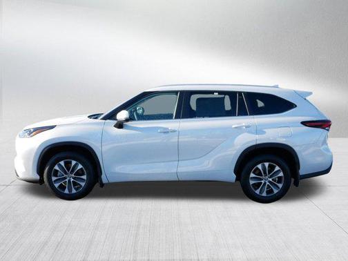 2026 Toyota Highlander XLE