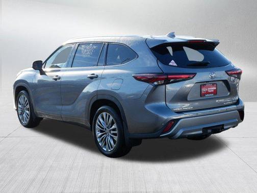 2026 Toyota Highlander Platinum