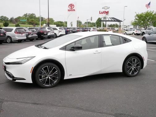 2024 Toyota Prius XLE