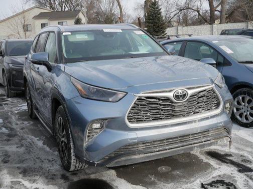 2024 Toyota Highlander XLE