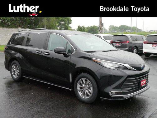 2023 Toyota Sienna XLE