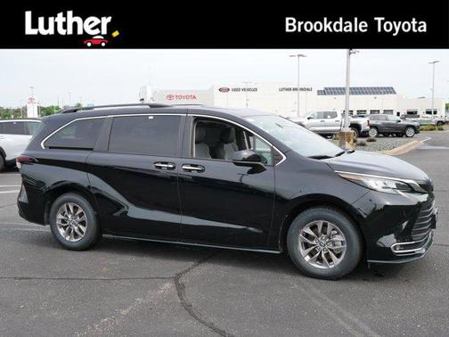 2023 Toyota Sienna XLE