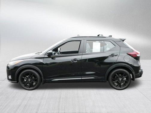 2021 Nissan Kicks SR
