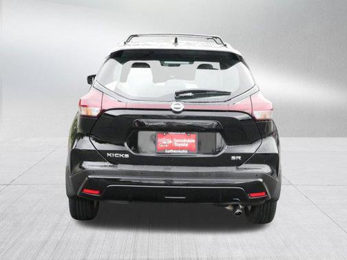 2021 Nissan Kicks SR