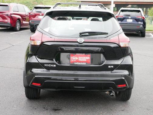 2021 Nissan Kicks SR