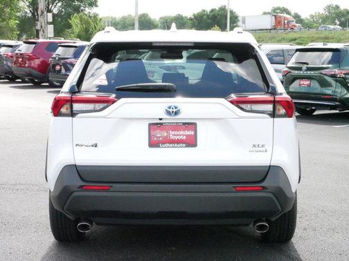 2022 Toyota RAV4 Hybrid XLE