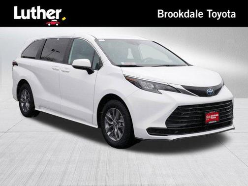 2025 Toyota Sienna LE