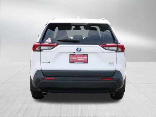 2022 Toyota RAV4 Hybrid XLE
