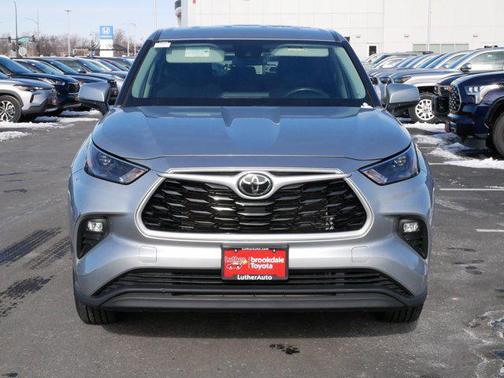 2022 Toyota Highlander LE