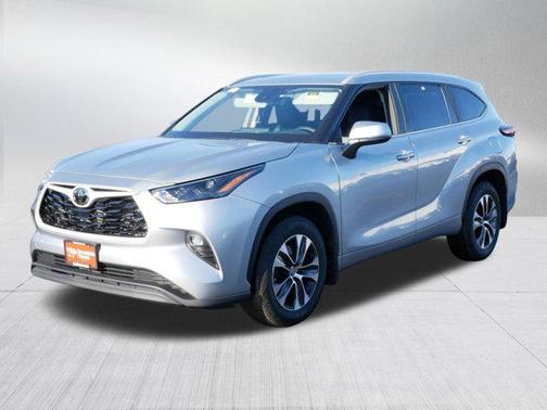 2025 Toyota Highlander XLE