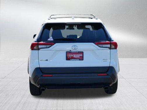 Ice Cap 2023 Toyota RAV4 XLE