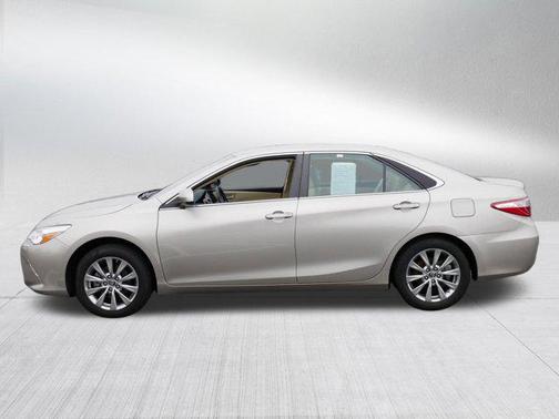 Creme Brulee Mica 2015 Toyota Camry XLE