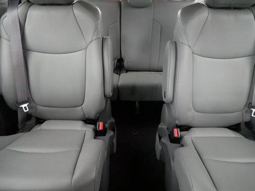 2021 Toyota Sienna XLE 7 Passenger