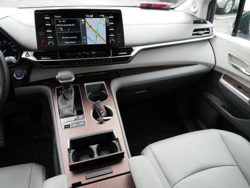 2021 Toyota Sienna XLE 7 Passenger