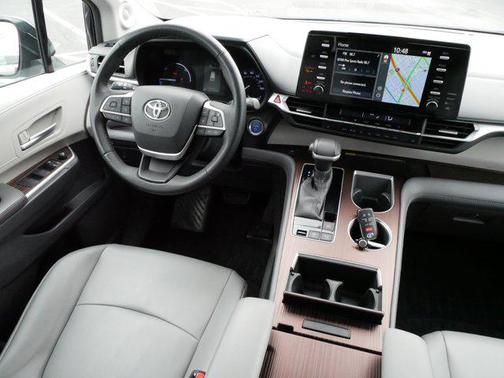 2021 Toyota Sienna XLE 7 Passenger