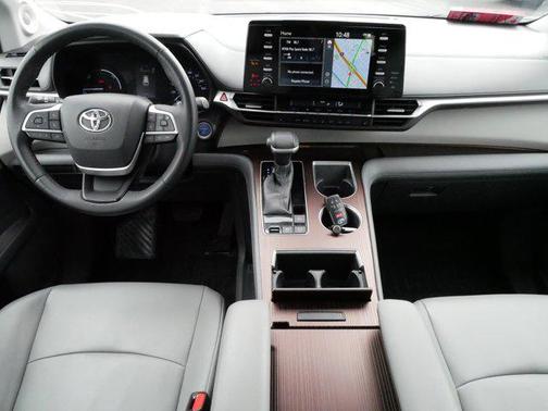 2021 Toyota Sienna XLE 7 Passenger
