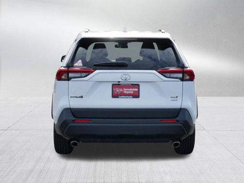 Ice Cap 2025 Toyota RAV4 XLE