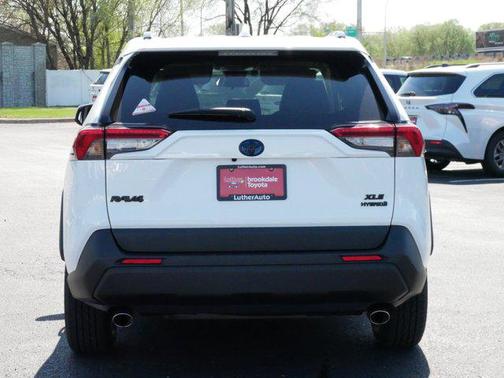 2022 Toyota RAV4 Hybrid XLE