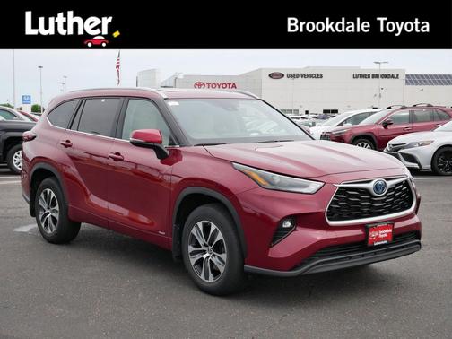 Ruby Flare Pearl 2024 Toyota Highlander Hybrid XLE