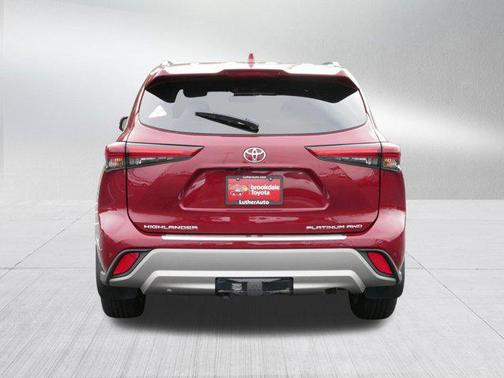 2022 Toyota Highlander Platinum