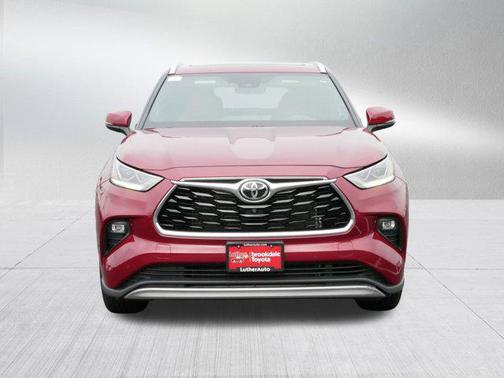2022 Toyota Highlander Platinum
