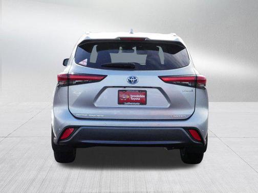 2022 Toyota Highlander Hybrid Limited