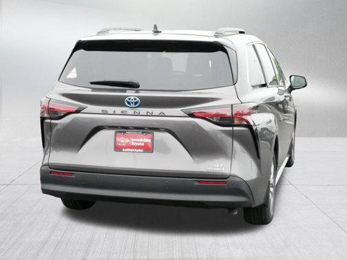2022 Toyota Sienna XLE 7 Passenger