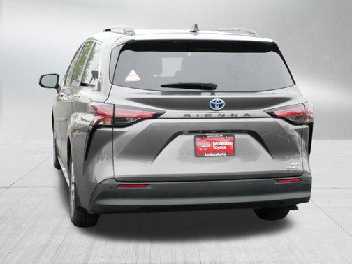 2022 Toyota Sienna XLE 7 Passenger