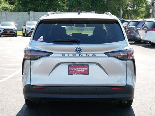 2023 Toyota Sienna XLE
