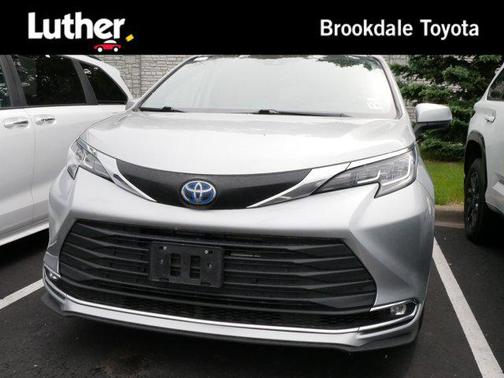 2023 Toyota Sienna XLE