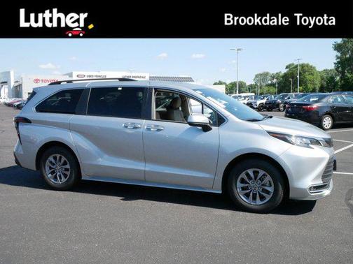2023 Toyota Sienna XLE