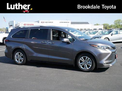 2024 Toyota Sienna Platinum 7 Passenger