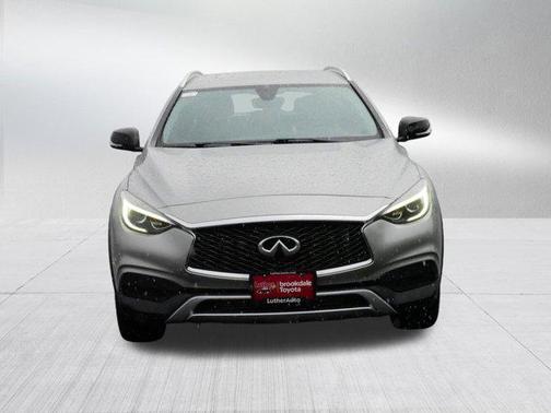 2017 INFINITI QX30 Luxury