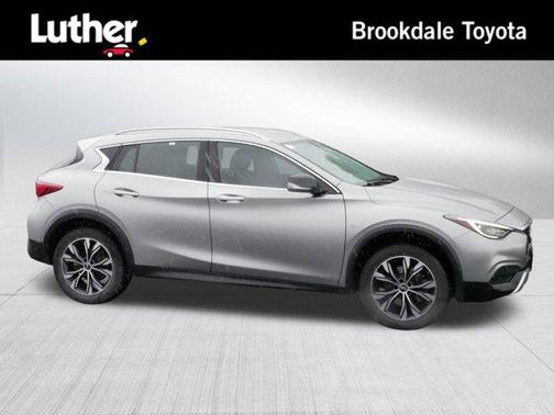 2017 INFINITI QX30 Luxury