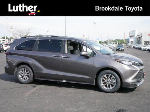 2023 Toyota Sienna XLE