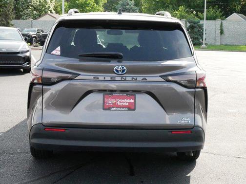 2023 Toyota Sienna XLE